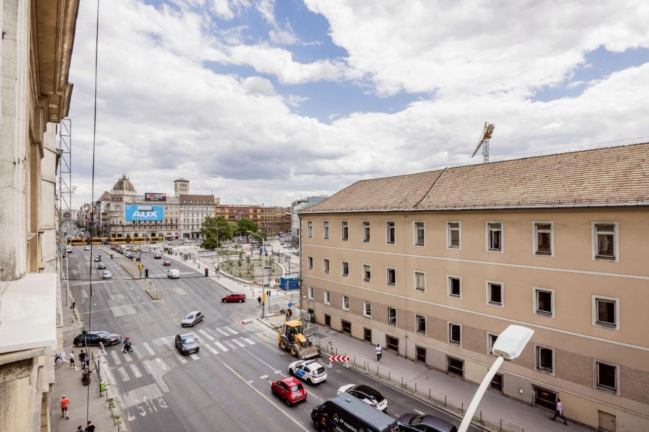 Bubbles Apartment Budapest Bagian luar foto