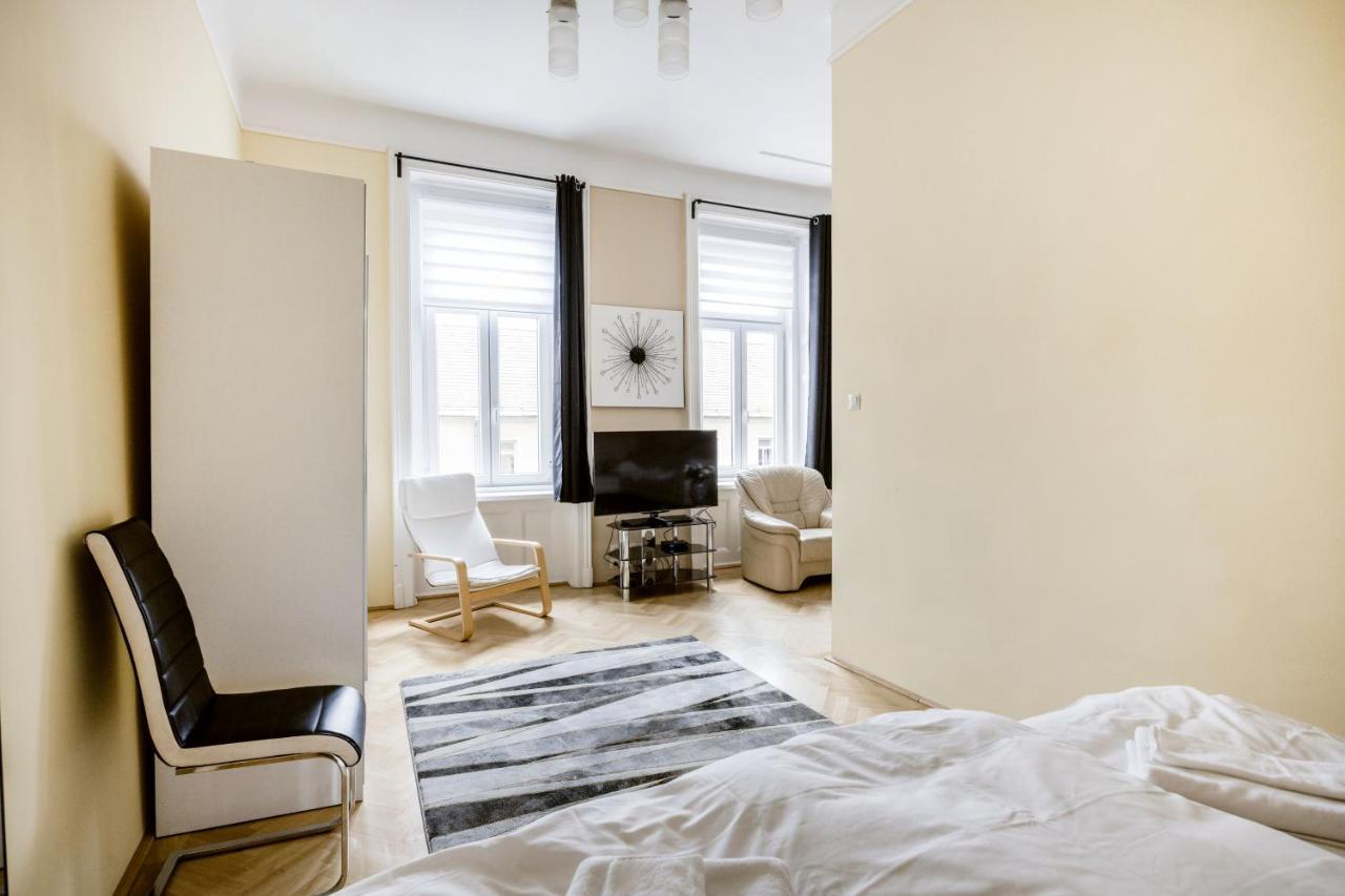 Bubbles Apartment Budapest Bagian luar foto
