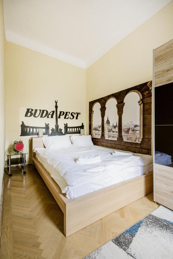 Bubbles Apartment Budapest Bagian luar foto